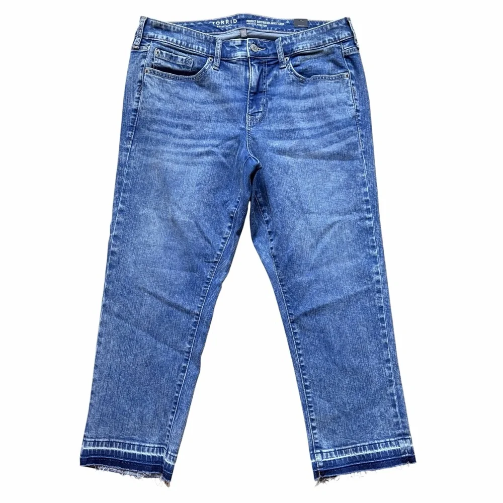Torrid NWT Perfect Boyfriend Ankle Jeans Stretch Size 12 Medium Wash Raw Hem - Picture 2 of 6